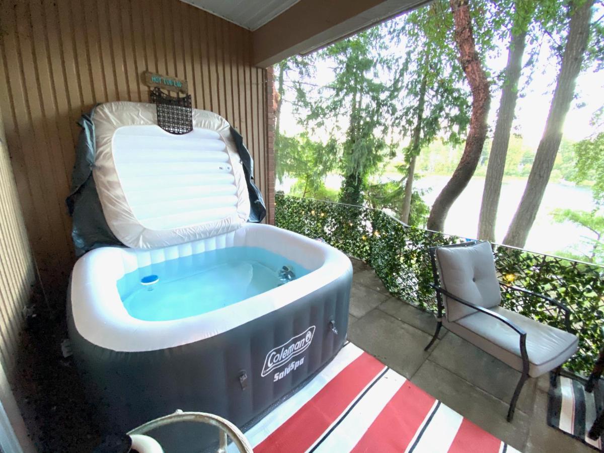 Willow Suite - Lakeside Retreat Виктория Экстерьер фото